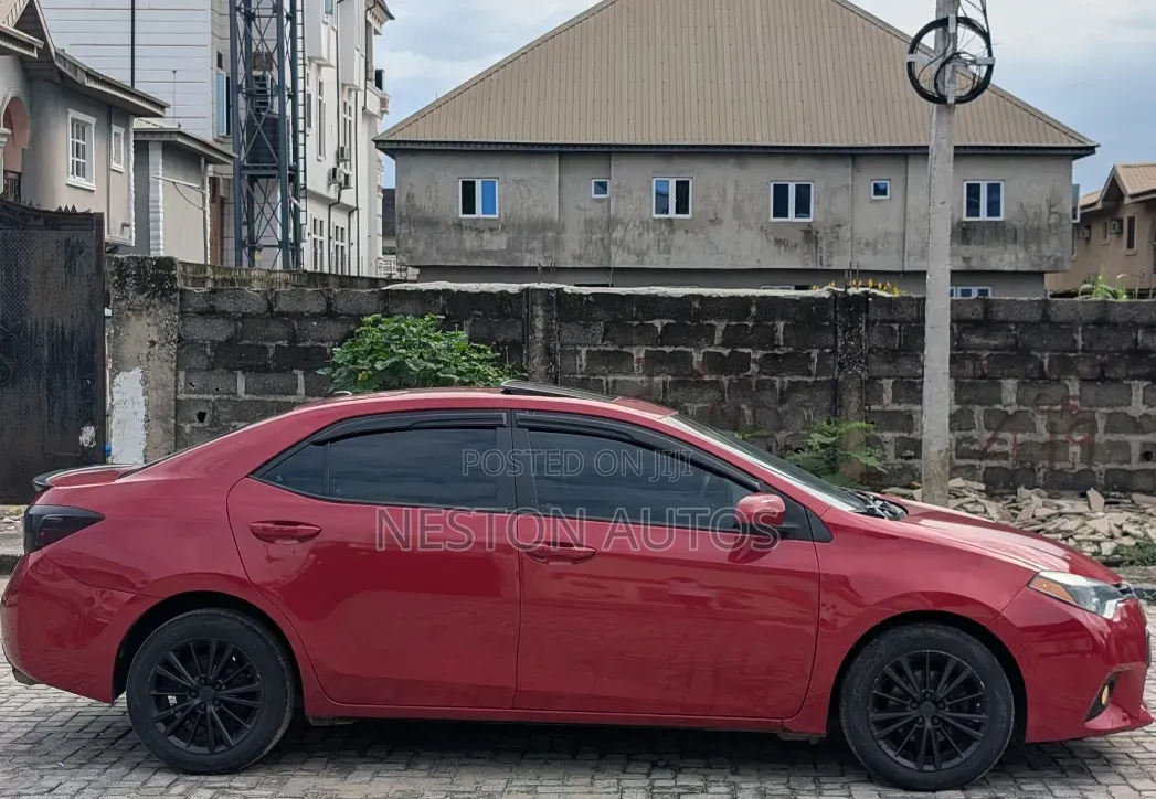 Toyota Corolla 2015 Red