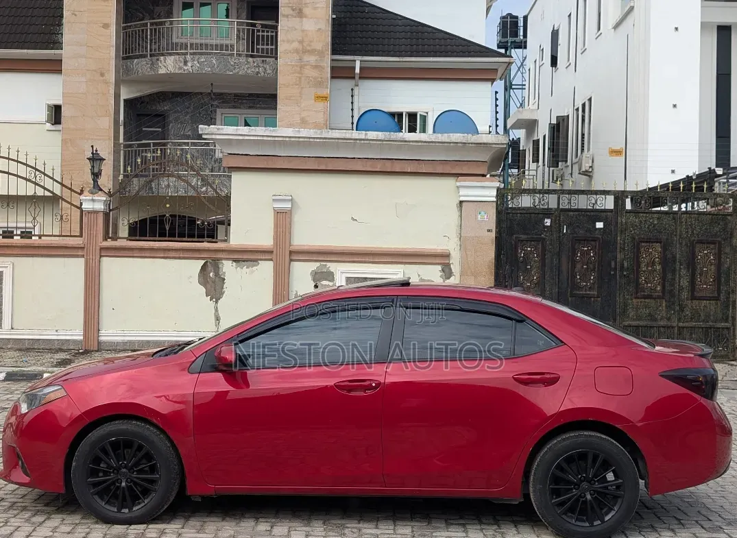 Toyota Corolla 2015 Red