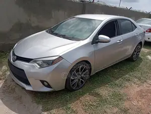 Toyota Corolla 2015 Silver