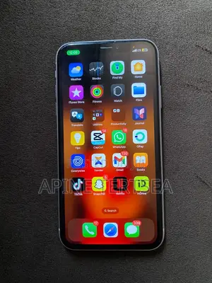 Apple iPhone XR 64 GB White