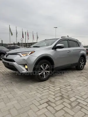Toyota RAV4 Limited 4dr SUV (2.5L 4cyl 6A) 2018 Gray