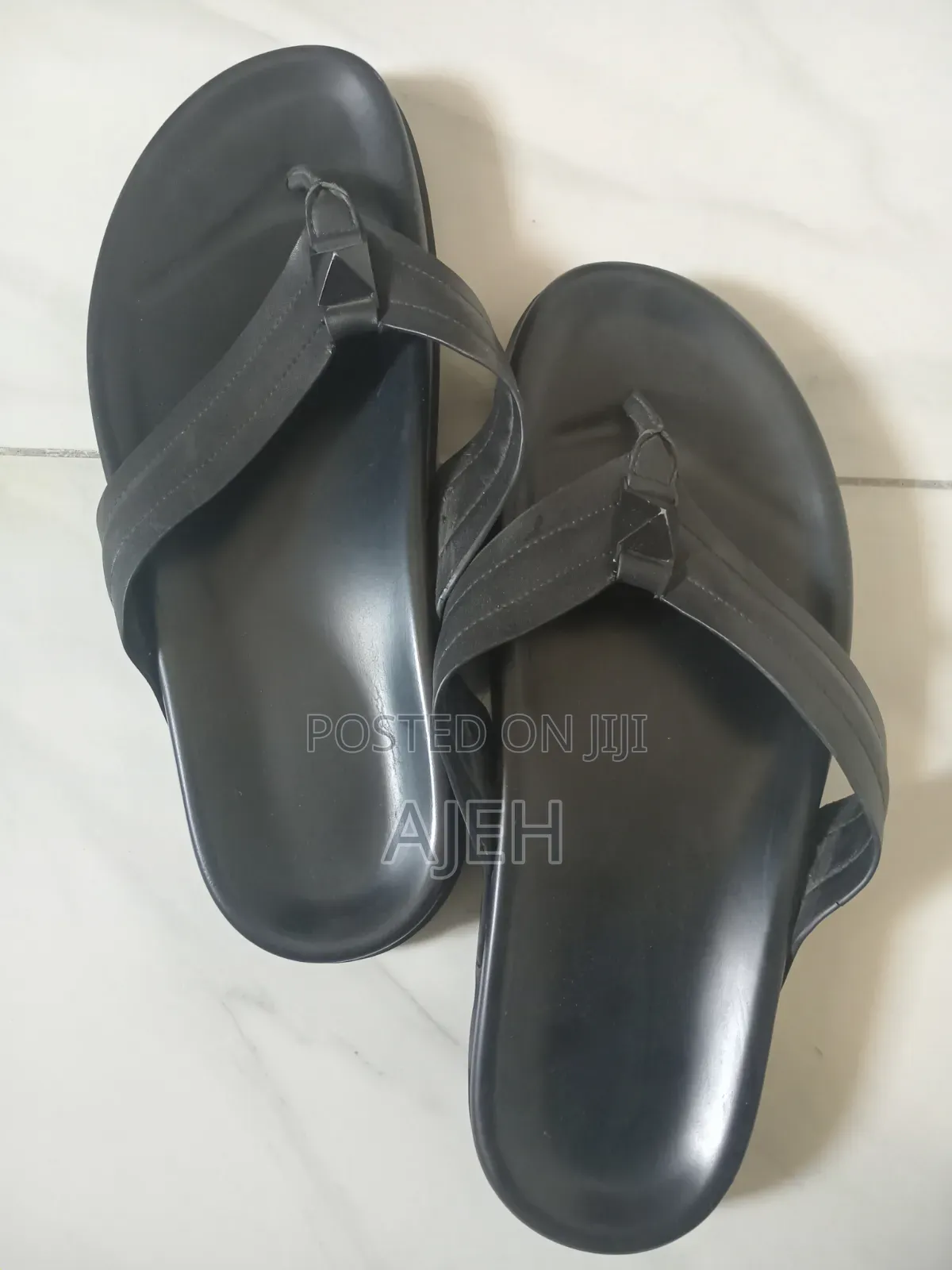 Valentino Slippers V