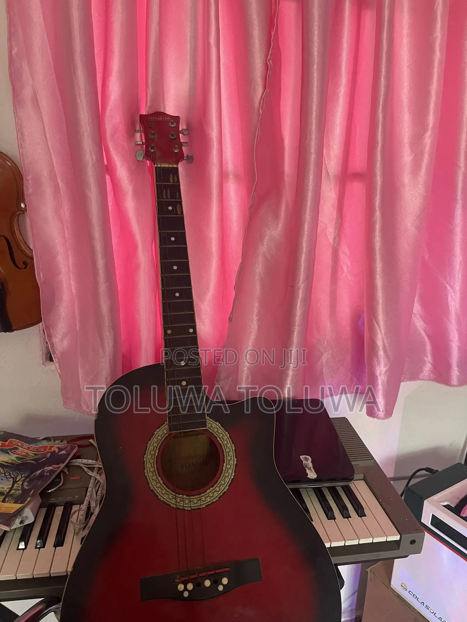 Standard Acoustic Guitar