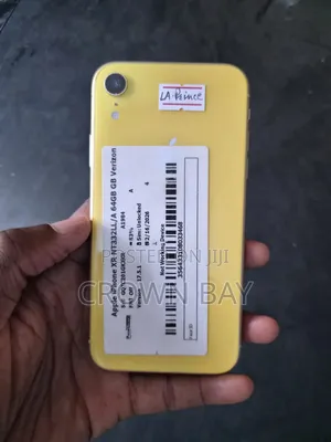 Apple iPhone XR 64 GB Yellow