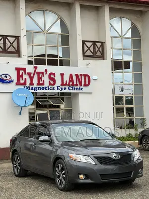 Toyota Camry 2011 Gray