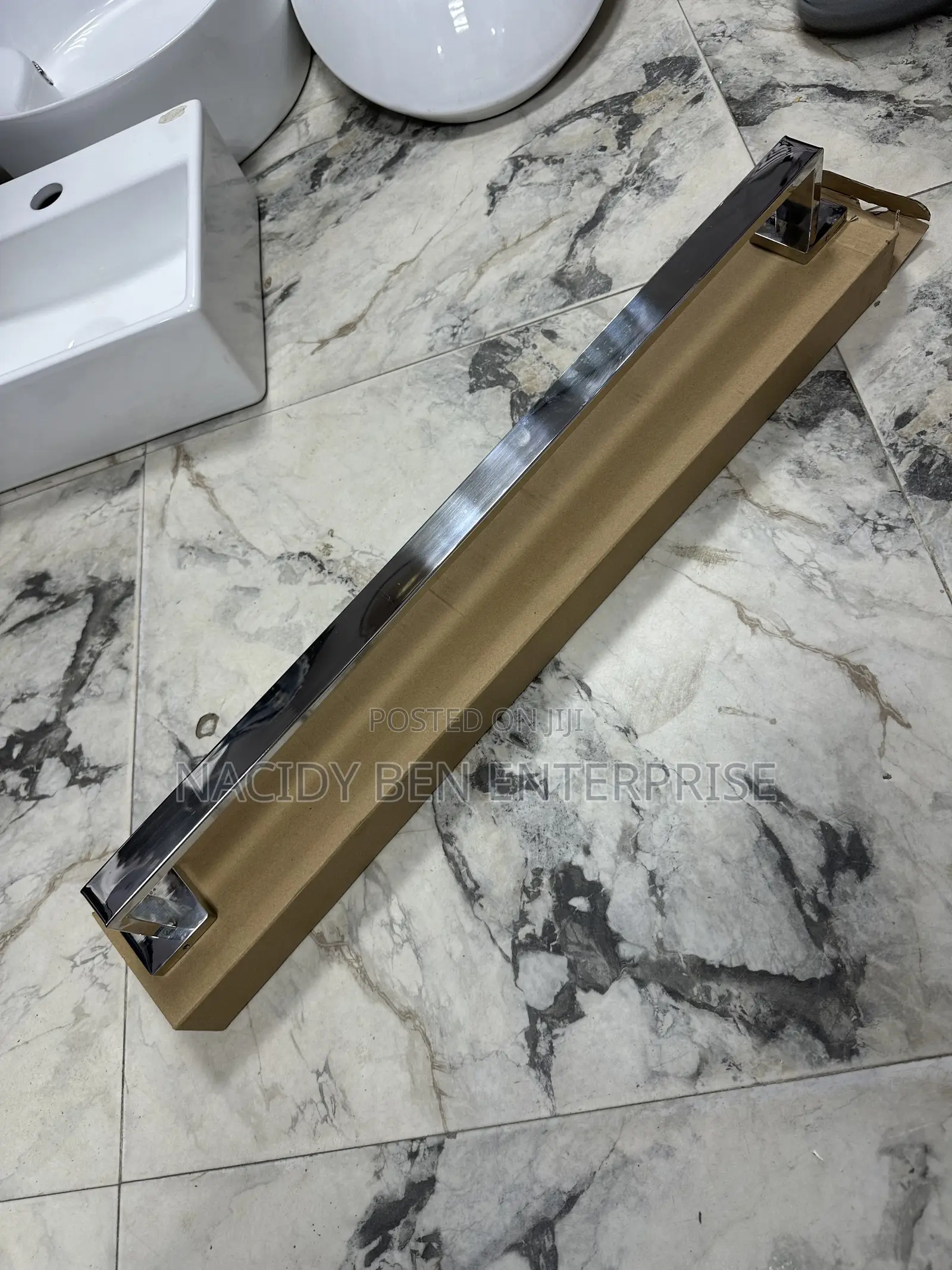 70cm Chrome Towel Rain