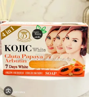 D-Ne Gold Kojic White Gluta Papaya Arbutin 4-in-1 Soap,