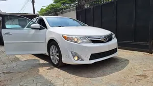 Toyota Camry XLE 4dr Sedan (2.5L 4cyl 6A) 2013 White