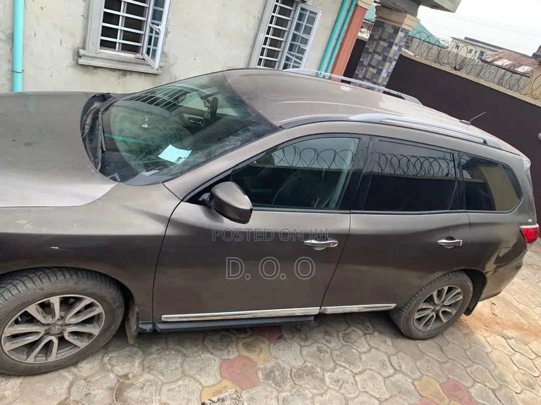 Nissan Pathfinder 2015 Gray