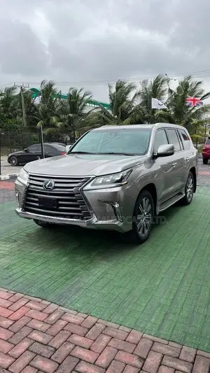 Lexus LX 570 AWD 2017 Silver