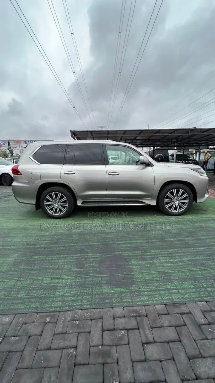 Lexus LX 570 AWD 2017 Silver