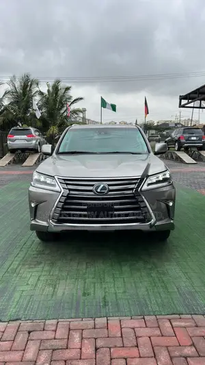 Lexus LX 570 AWD 2017 Silver