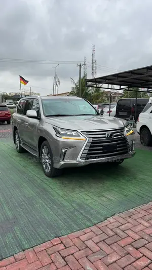 Lexus LX 570 AWD 2017 Silver