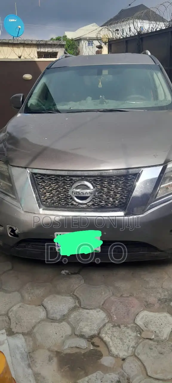 Nissan Pathfinder 2015 Gray