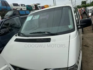 Volkswagen Transporter 2001 White