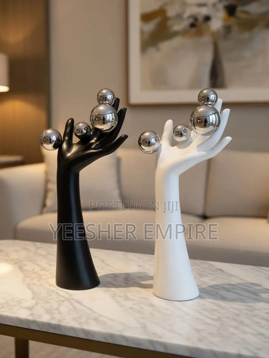 Decor Statue