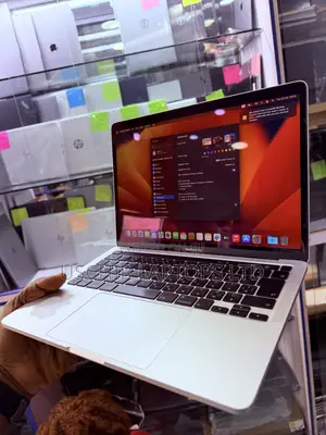 Laptop Apple MacBook Pro 2020 8GB Intel Core i5 SSD 256GB