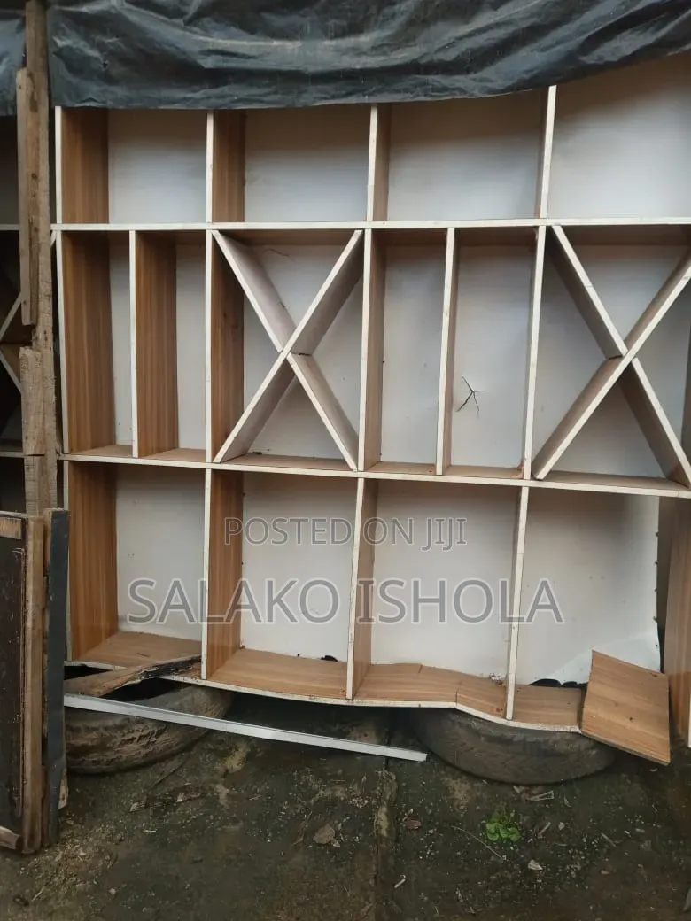 While Shelf