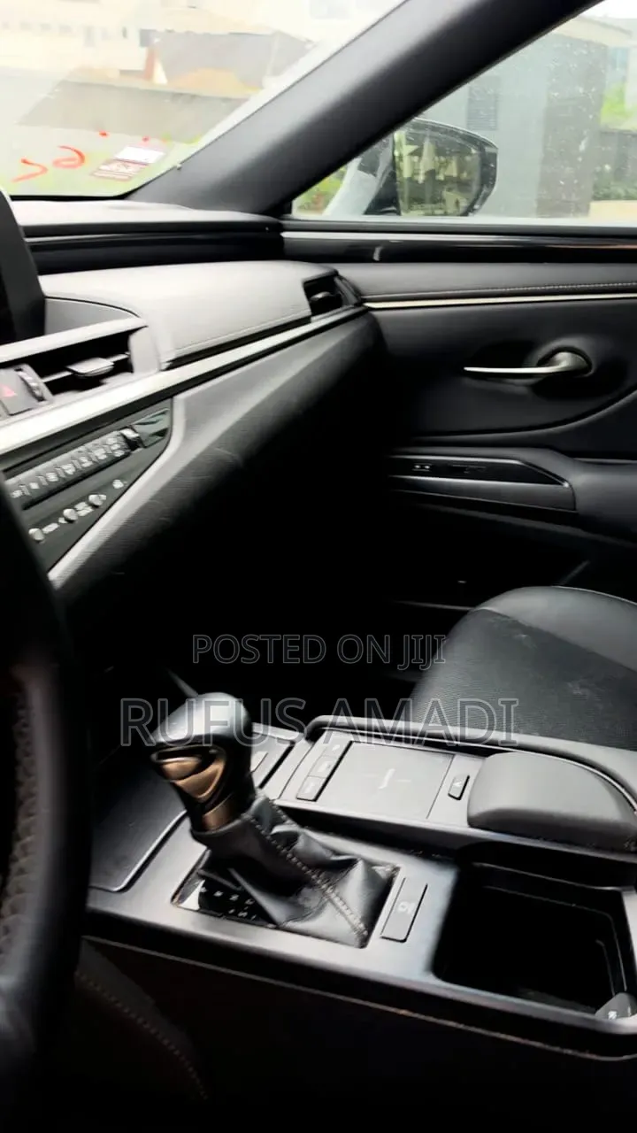 Lexus ES 2020 White