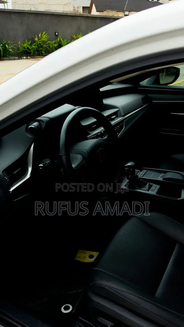 Lexus ES 2020 White