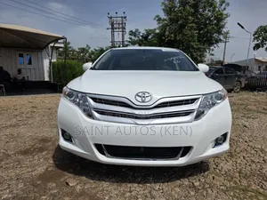 Toyota Venza 2010 White