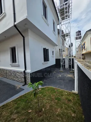 4bdrm House in Apo Resettlement for sale