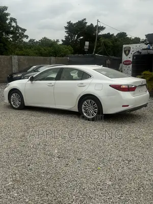 Lexus ES 350 FWD 2013 White