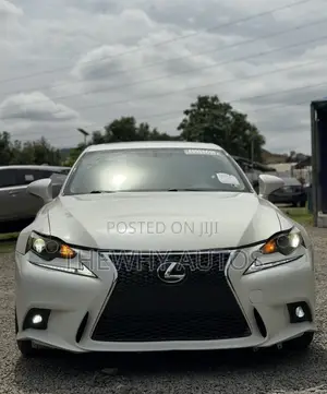 Lexus IS 300 AWD 2017 White