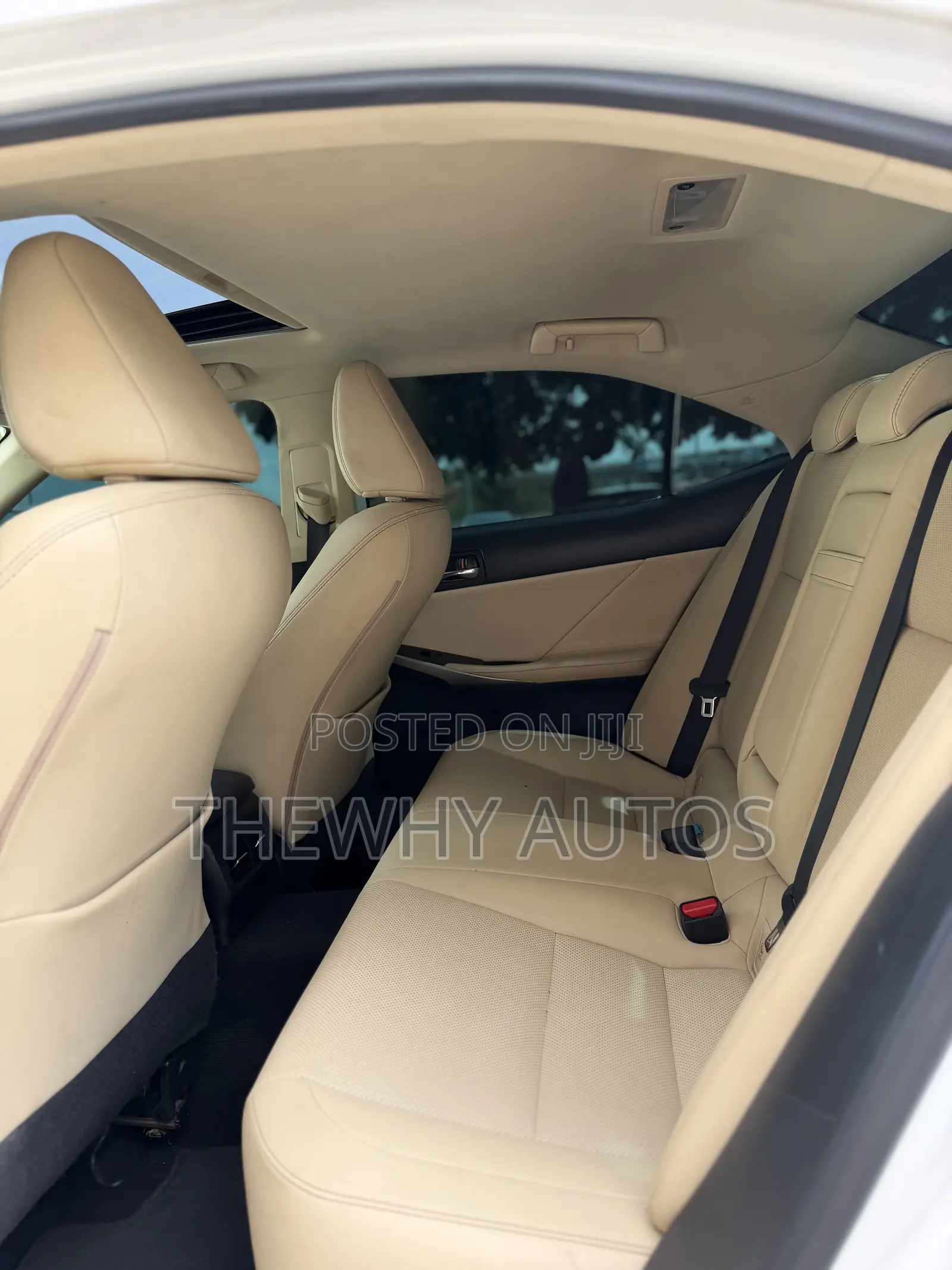 Lexus IS 300 AWD 2017 White