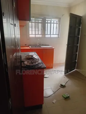 3bdrm Block of Flats in Anchor Mall, Akala Express for rent
