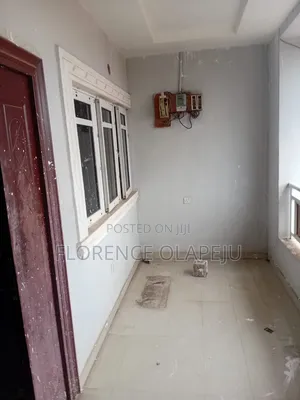 3bdrm Block of Flats in Anchor Mall, Akala Express for rent