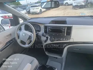 Toyota Sienna L FWD 7 Passenger 2013 Red