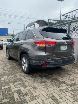 Toyota Highlander Limited 4dr SUV AWD (3.5L 6cyl 6A) 2014 Brown