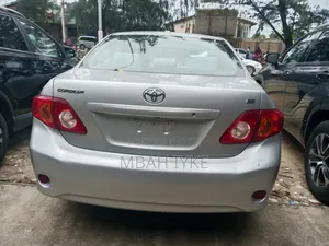 Toyota Corolla 2010 Silver