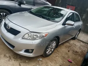 Toyota Corolla 2010 Silver