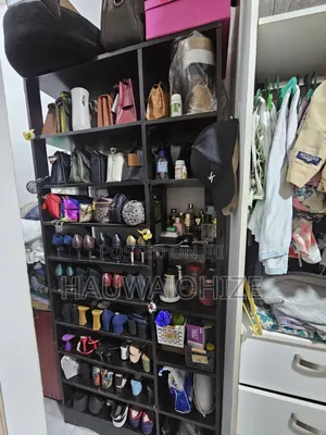 Used Shoe/Bag Shelve