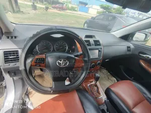 Toyota Corolla L 4dr Sedan (1.8L 4cyl 5M) 2012 Silver