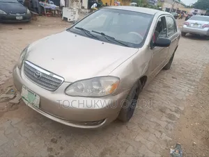 Toyota Corolla 2004 Gold