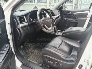 Toyota Highlander XLE 2019 White