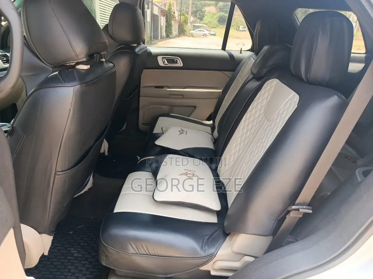 Ford Explorer 2011 Silver