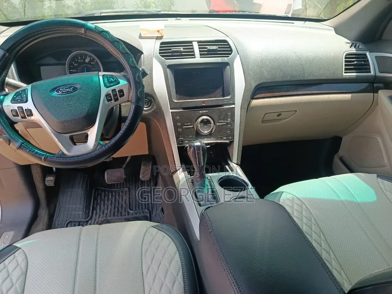Ford Explorer 2011 Silver