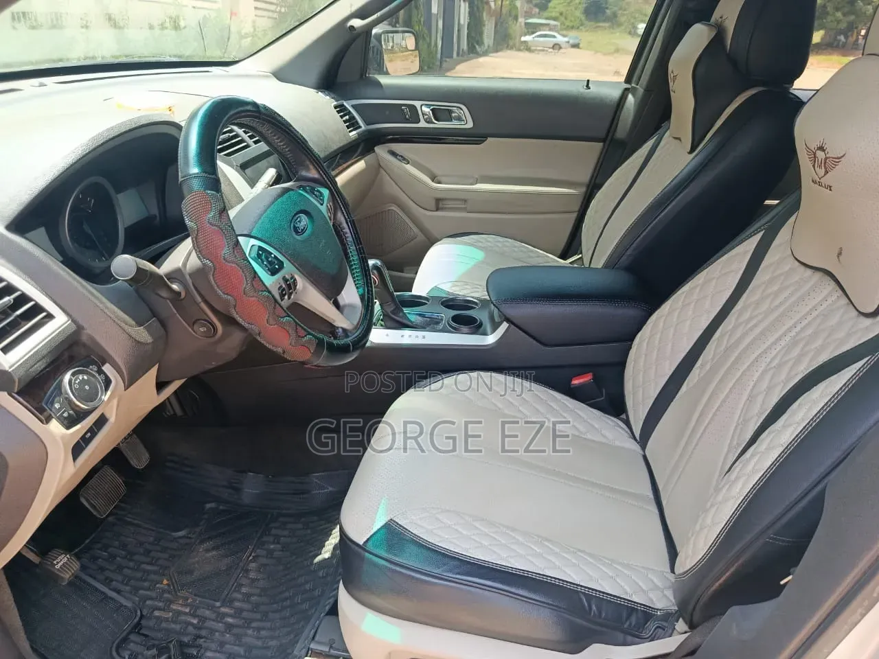Ford Explorer 2011 Silver
