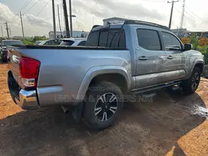 Toyota Tacoma 4dr Double Cab 2016 Silver