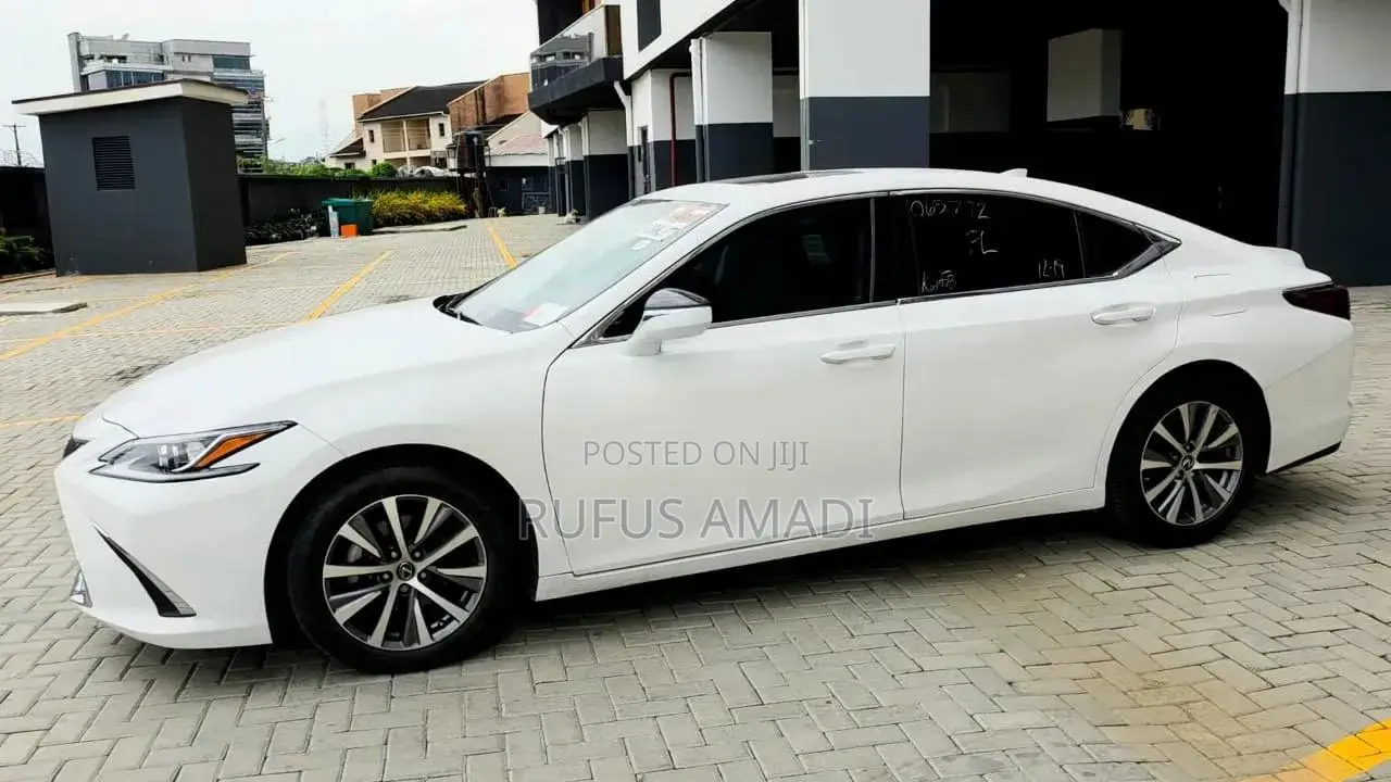 Lexus ES 2020 White
