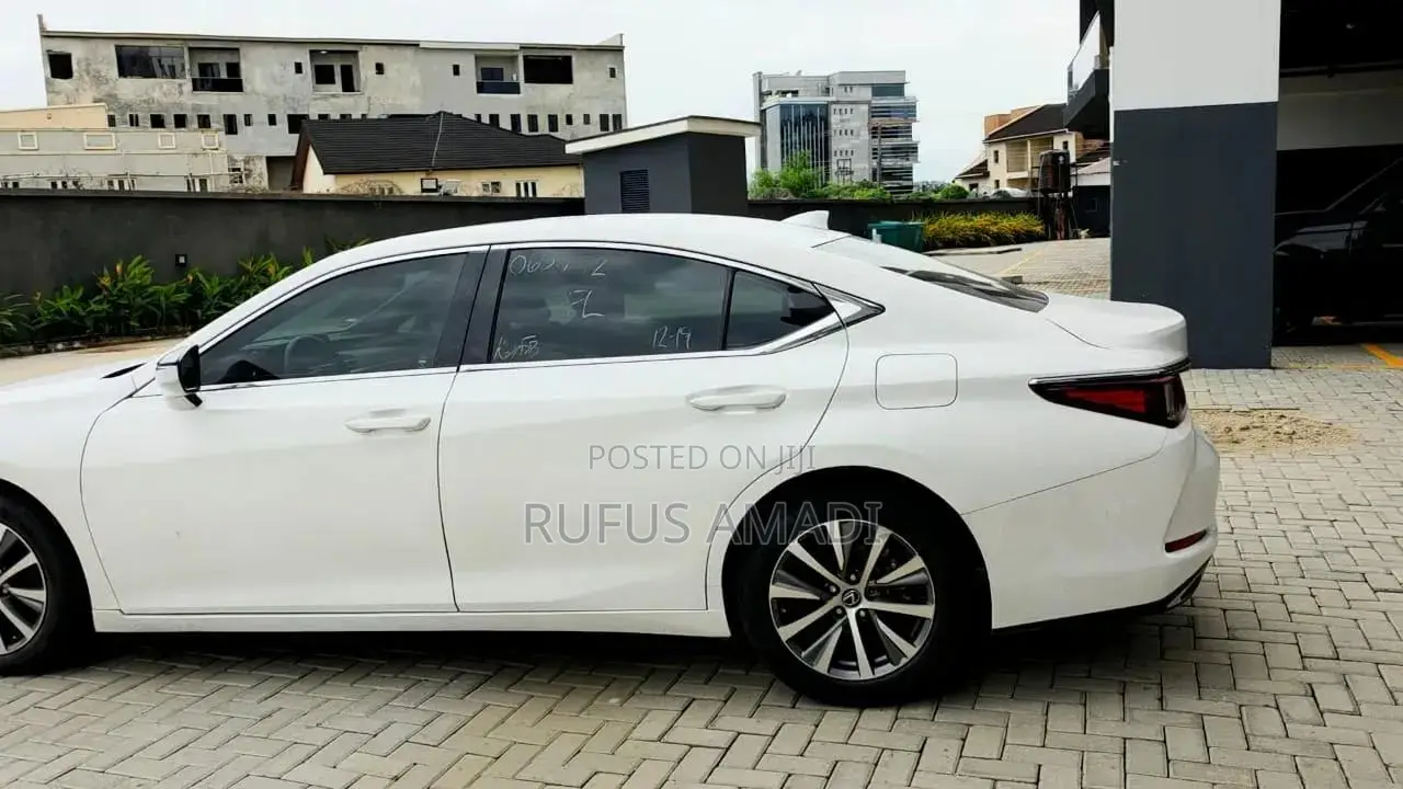 Lexus ES 2020 White