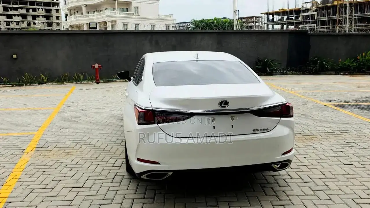 Lexus ES 2020 White