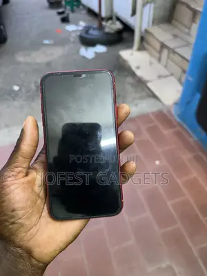 Apple iPhone 11 128 GB Red