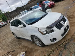 Pontiac Vibe 2009 White