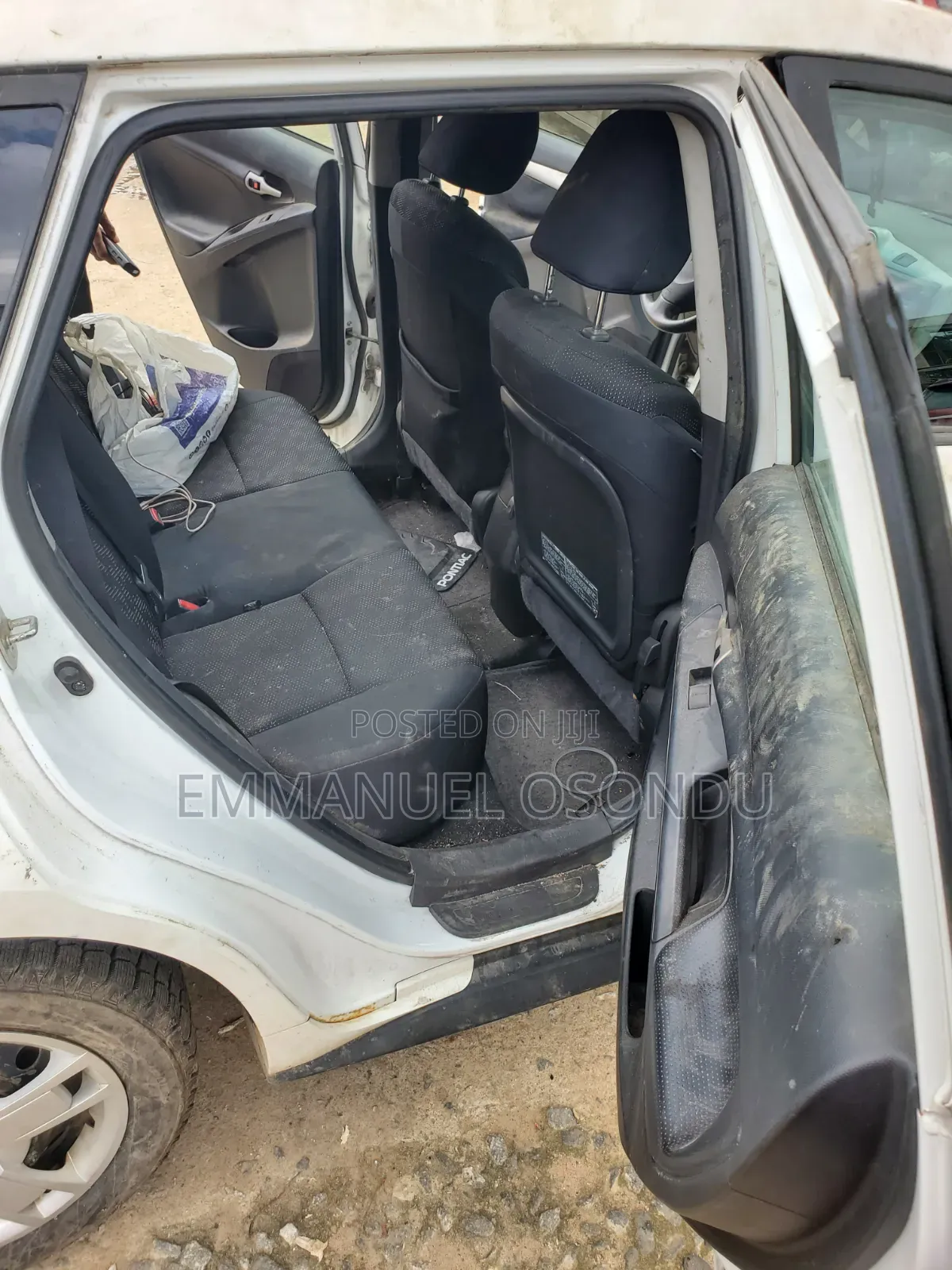 Pontiac Vibe 2009 White