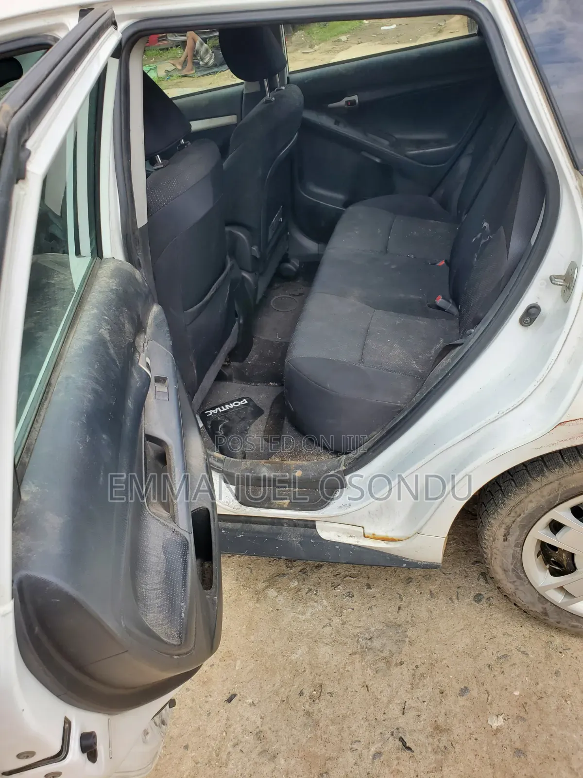 Pontiac Vibe 2009 White